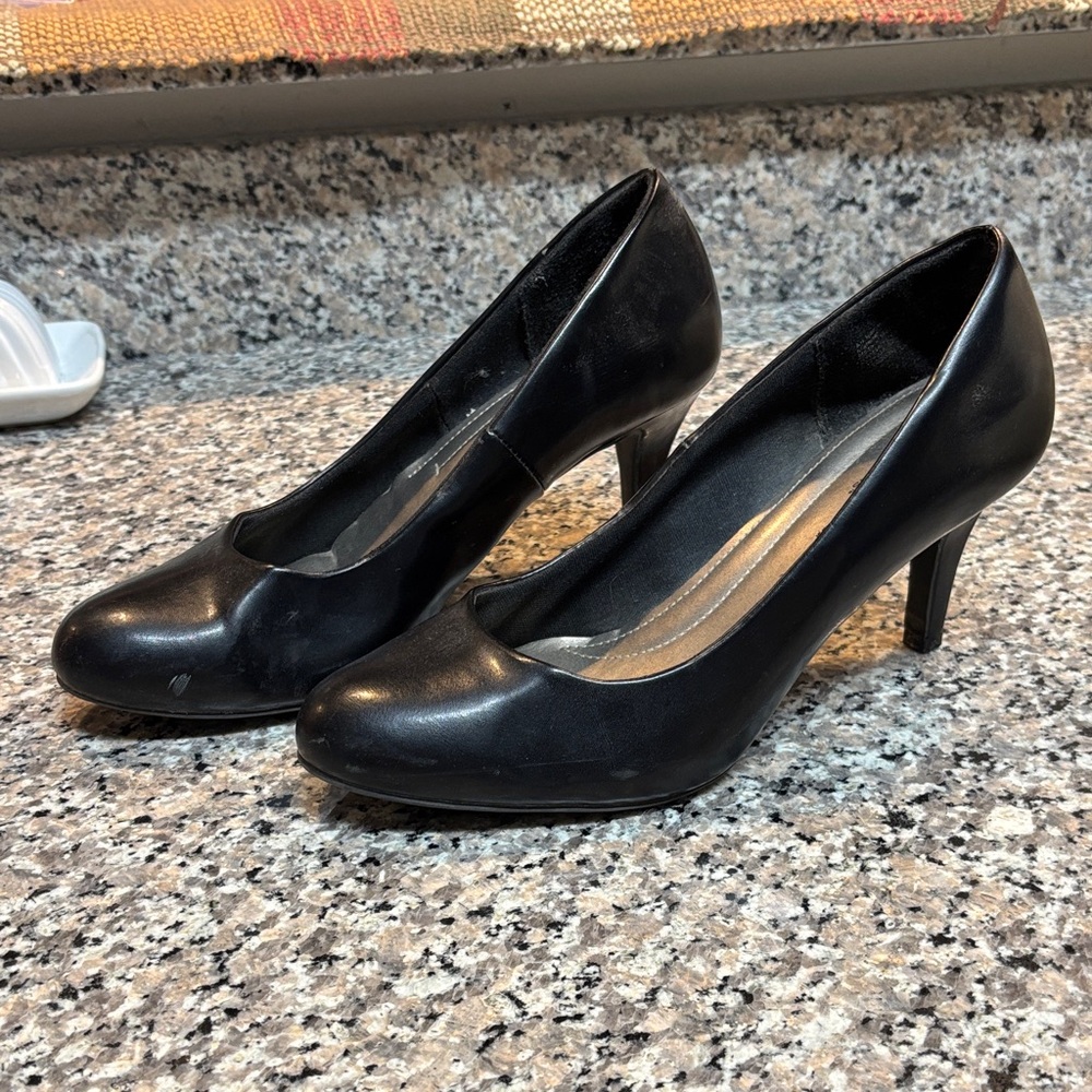 Comfort Plus by Predictions Black Heels